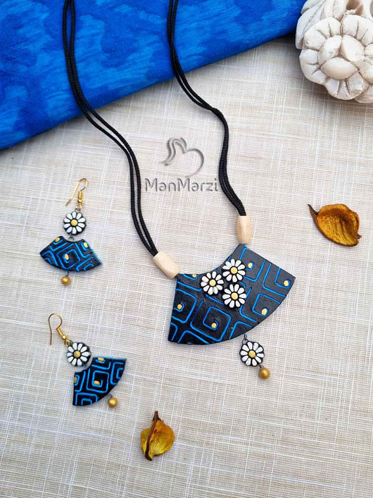 Floral whisper - Handcrafted Terracotta  Jewellery Set