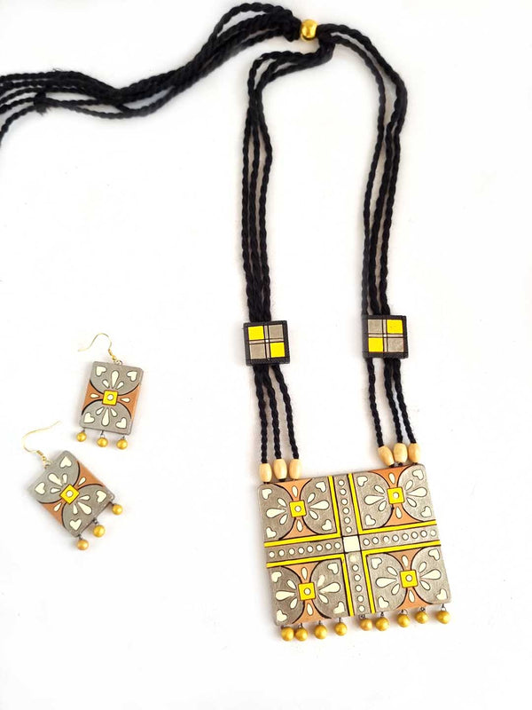 Classic Hand-painted Artistic Terracotta  Jewellery Set