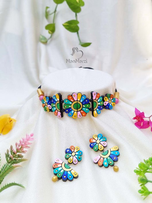 Exquisite Handcrafted Multicolour Choker: Stunning Jewelry Artistry for Every Occasion