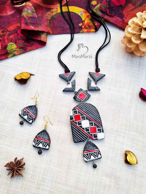 Handcrafted Black & White Monochrome Pattern Terracotta  Jewellery Set With Pop Of Red