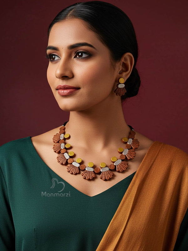 Woman wearing a traditional necklace from Manmarzi