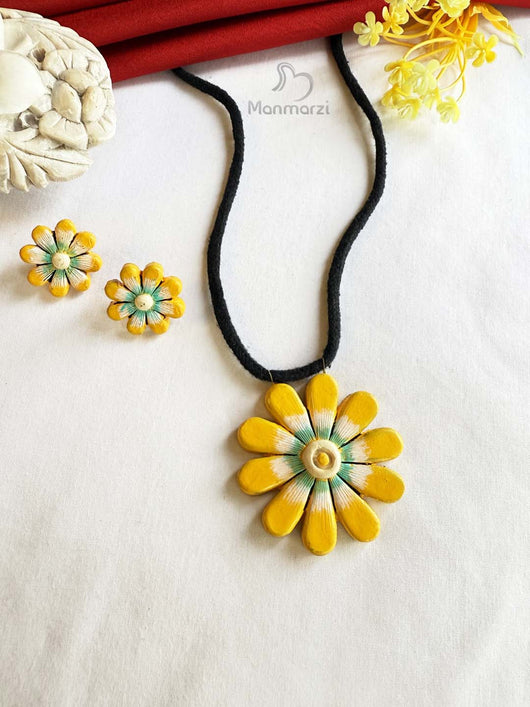 Basanti- Handmade Yellow Daisy Jewellery Set with Earstuds | Manmarzi