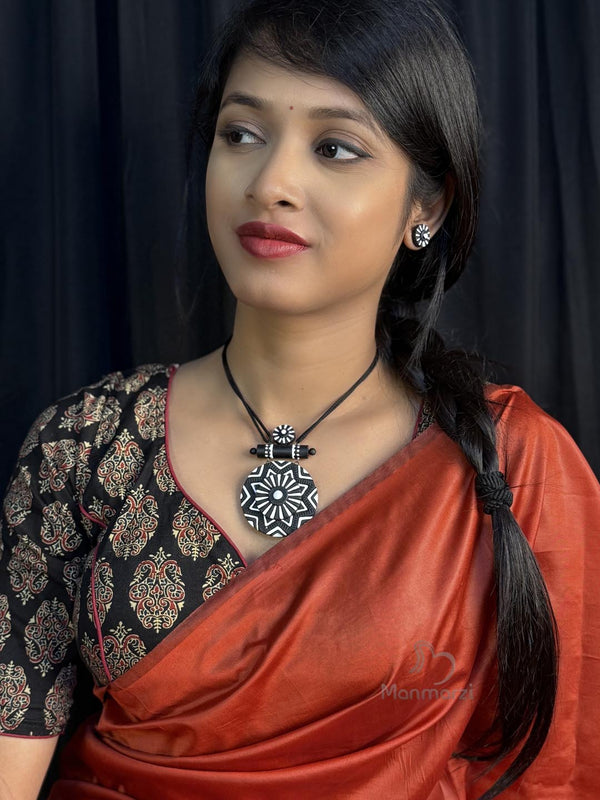 Chakra- Handcrafted Black & White Terracotta Jewellery Set | Manmarzi
