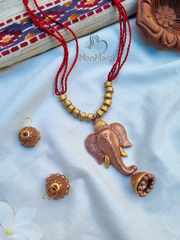ManMarzi Classic Handmade Shree Gajanana Terracotta  Jewellery Set
