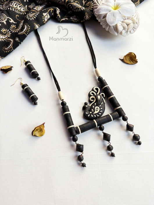 Maya- Handcrafted Black & White Peacock Jewellery Set | Manmarzi