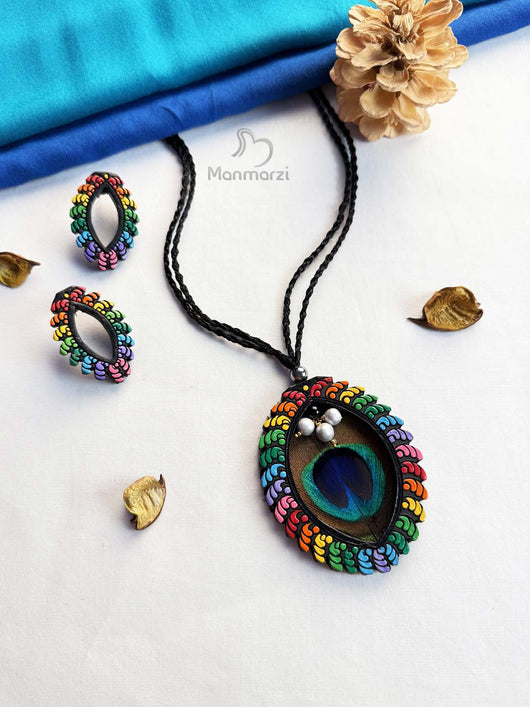 Peacock feather terracotta jewellery set from Manmarzi