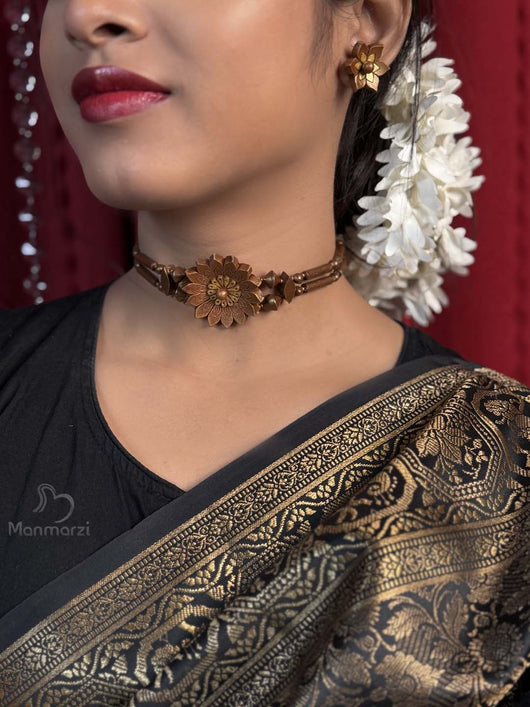 Phool- Handmade Floral Terracotta Choker With Earstud | Manmarzi