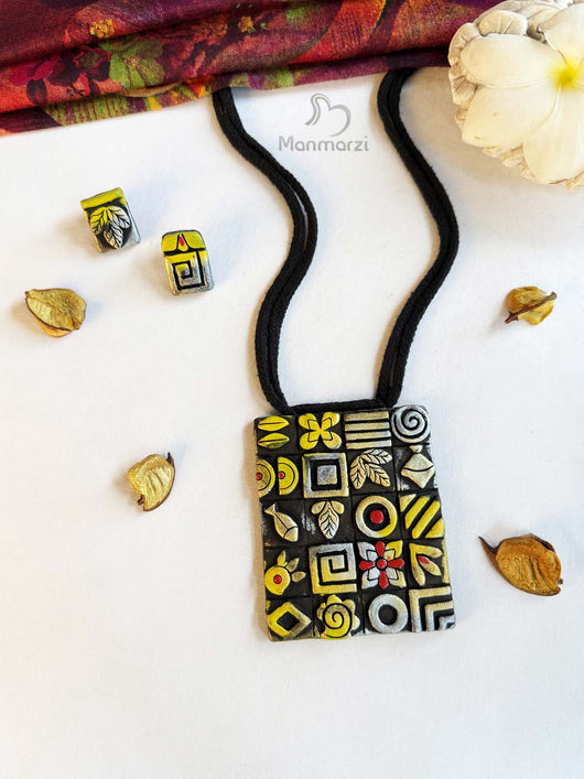 Tattva- Handcrafted Tribal Terracotta Jewellery Set With Earstuds