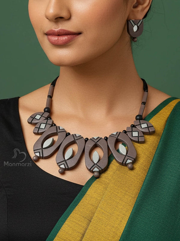 Valika- Handcrafted Oval Terracotta Jewellery Set With Contemporary Design