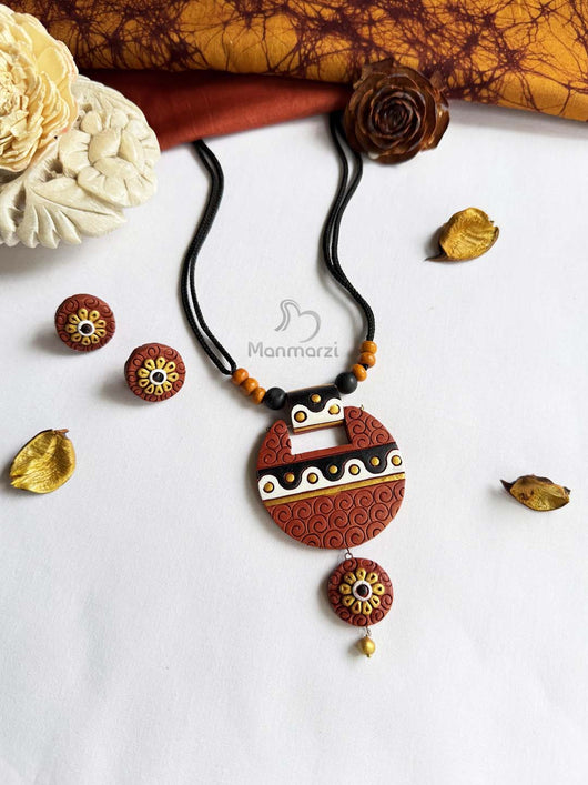 Ira- Handcrafted Terracotta Jewellery Set With Earstud | Manmarzi
