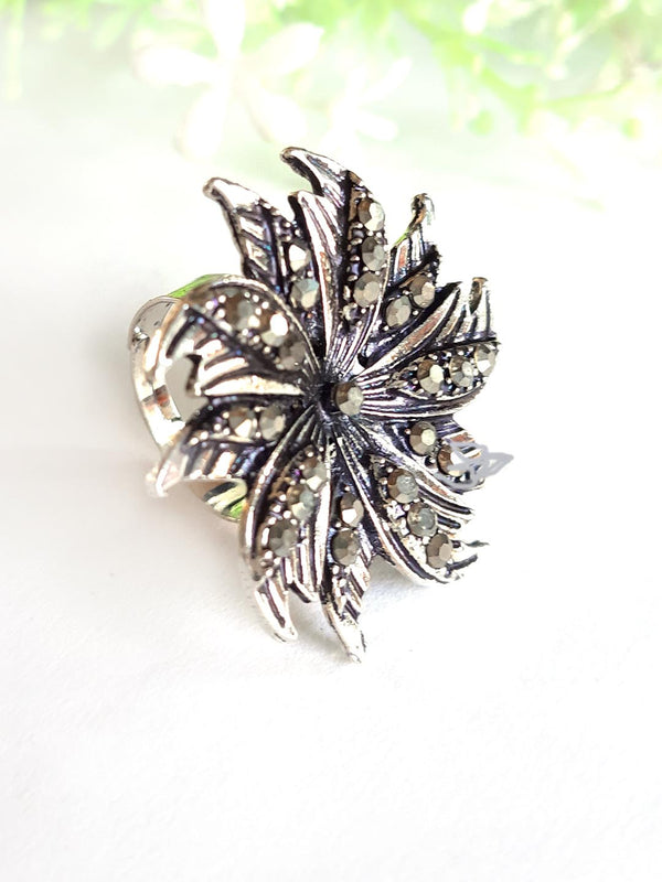 Beautiful finger ring from ManMarzi