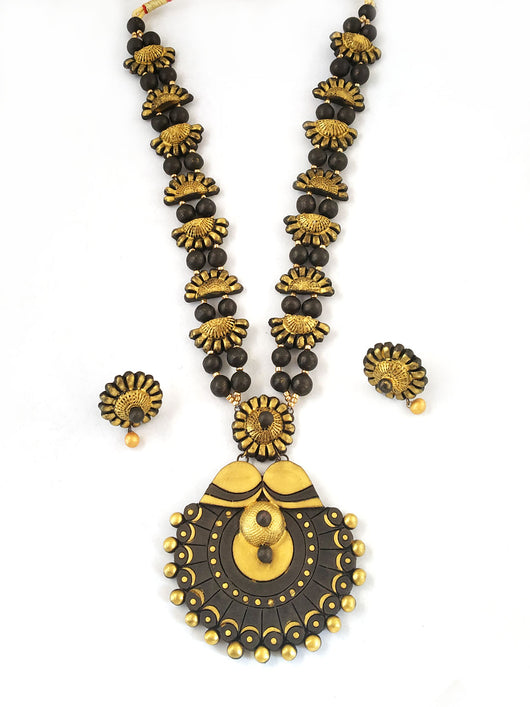 Exclusive designer Handcrafted Terracotta Jewellery Set