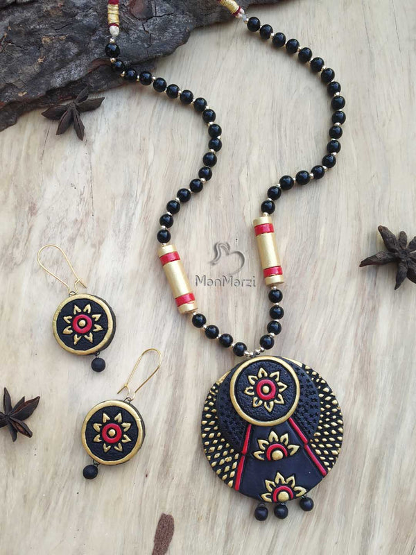 Handcrafted Black & Golden Terracotta  Jewellery Set